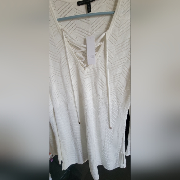 New WHBM Lace up Nk Po top - Picture 7 of 9